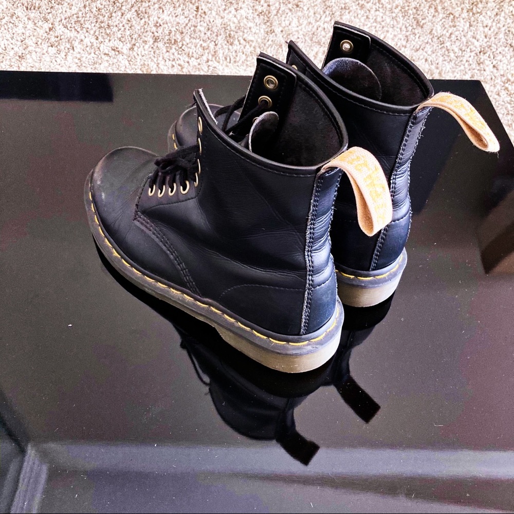 DR MARTENS BOOTS VEGAN LEATHER